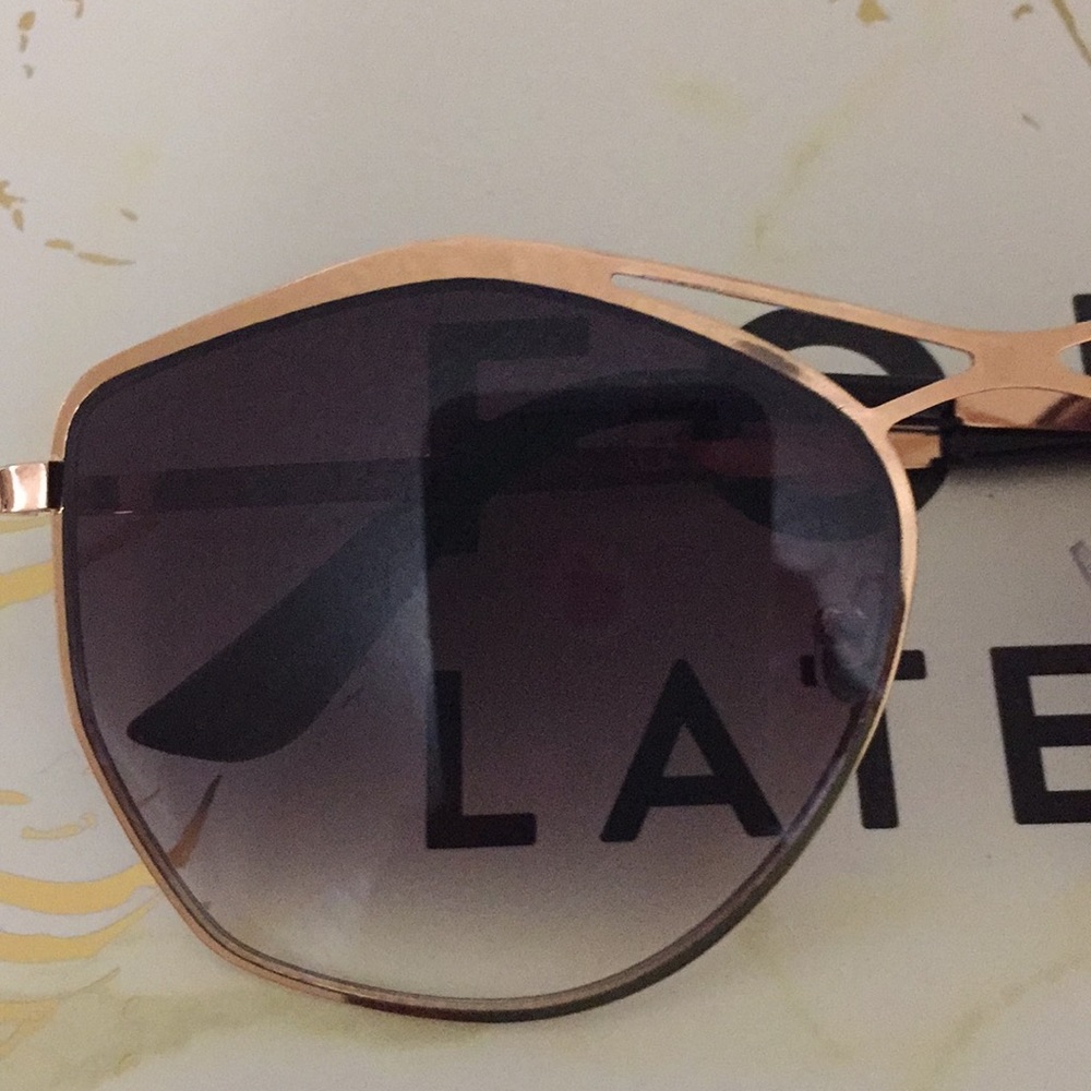 Women sunglasses - Picture 2 of 5